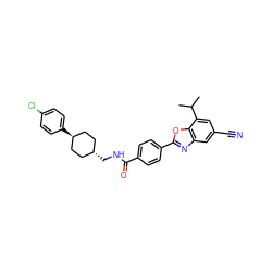 CC(C)c1cc(C#N)cc2nc(-c3ccc(C(=O)NC[C@H]4CC[C@H](c5ccc(Cl)cc5)CC4)cc3)oc12 ZINC000261173970