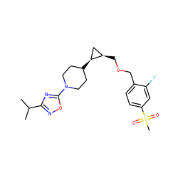 CC(C)c1noc(N2CCC([C@H]3C[C@H]3COCc3ccc(S(C)(=O)=O)cc3F)CC2)n1 ZINC000144369279