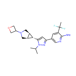 CC(C)n1nc(-c2cnc(N)c(C(C)(F)F)c2)cc1[C@@H]1[C@H]2CN(C3COC3)C[C@H]21 ZINC000653663974