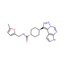 Cc1ccc(CNC(=O)[C@H]2CC[C@H](c3nnn4cnc5[nH]ccc5c34)CC2)o1 ZINC001772585543