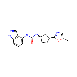 Cc1cnc([C@H]2CC[C@@H](NC(=O)Nc3cccc4[nH]ncc34)C2)o1 ZINC000204450490