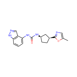Cc1cnc([C@H]2CC[C@@H](NC(=O)Nc3cccc4[nH]ncc34)C2)o1 ZINC000204450490